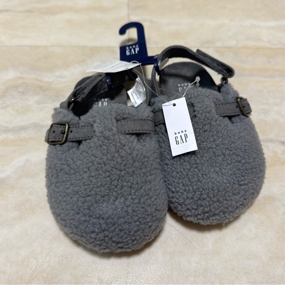 NWT GAP Toddler Gray Cozy Fleece Clogs (7-8) - Picture 2 of 7